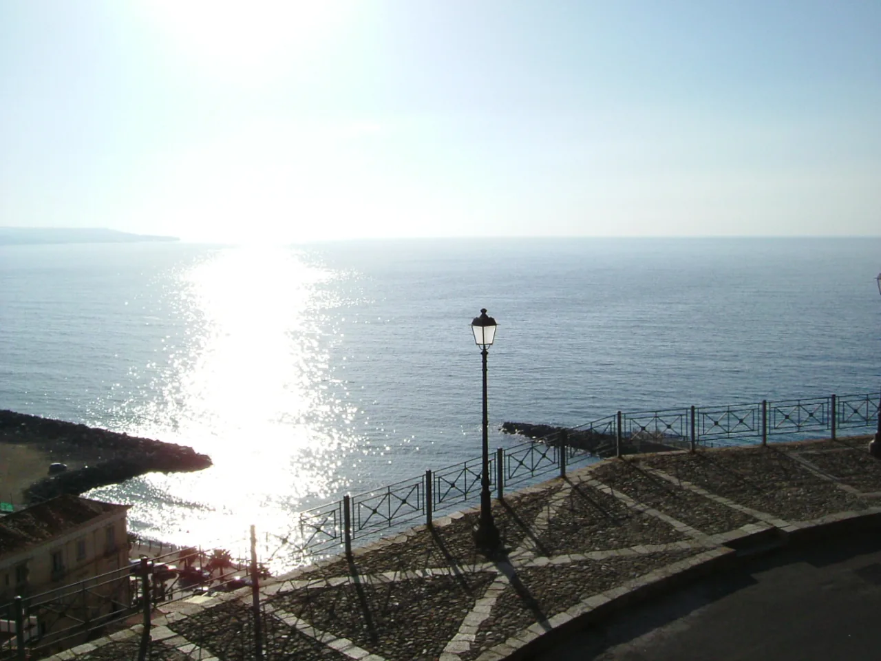 View of Piazza della Repubblica and the sea in Pizzo Calabro.
