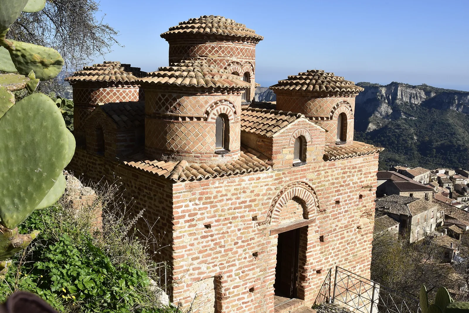 Cattolica di Stilo above the Calabrian valley.